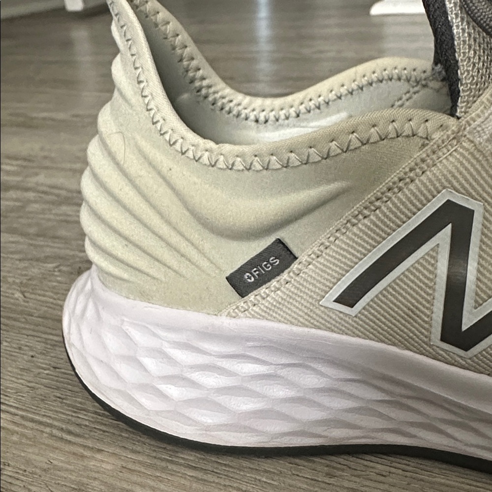 New Balance Figs collab - Picture 6 of 7
